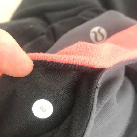 Reversible lululemon crops - Picture 3 of 3